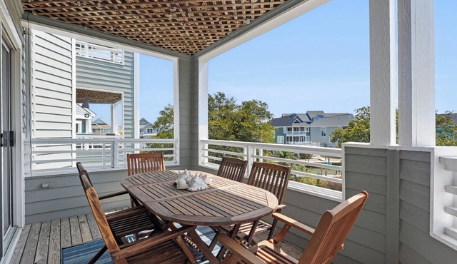 Duck Crossing: Canalfront, Dog-friendly, Short Stays OK, Community Amenities