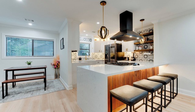 Durango is a centrally located Spring Branch home near Memorial City Mall, with quick access to Buffalo Bayou Park and The Galleria for outdoor fun, shopping, and dining. Enjoy a fully fenced outdoor retreat with a patio swing + fire pit, and foosbal