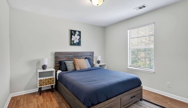 Elegant 2 Bed 2 Bath Retreat