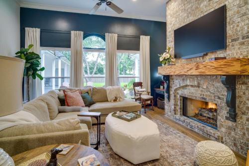 Elegant Baton Rouge Home w/Yard ~ 3 Mi to LSU!
