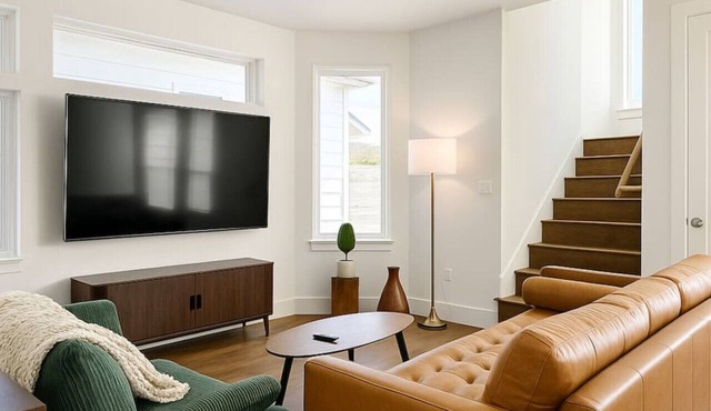 Elegant Retreat Bright 2BR Prime Stay