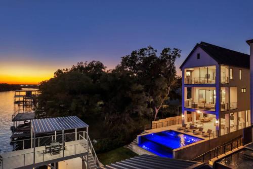 Ellen Lake Luxe with Concierge Services