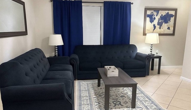Enjoy easy access to everything from this centrally located place in the westend