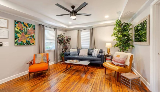 Entire Bungalow hosted by Medina