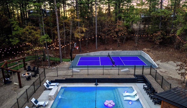 EPIC Cabin:Private Glow Golf/Pool/Pickleball&Hoops