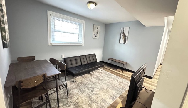 Excellent 2BR Apartment near Trasnsportation