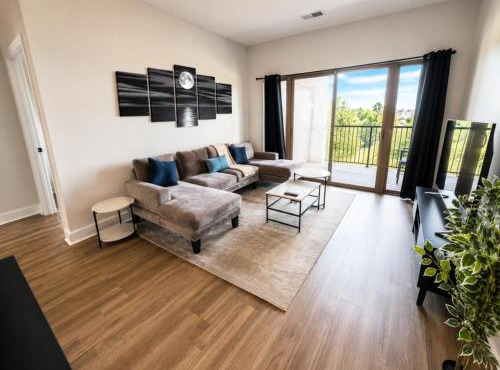 Executive 3BR Downtown Birmingham with Game Table