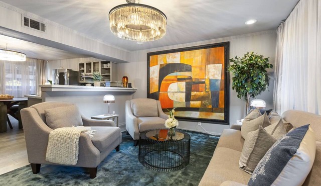 Experience elevated living in this executive 2-bed, 1.5-bath furnished condo featuring a private garden-view patio. Enjoy resort-style amenities including a pool, sauna, cold plunge, and outdoor fitness deck. Perfect for extended stays!