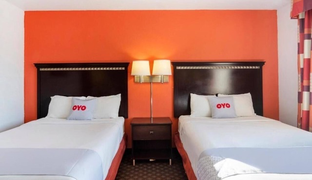 Explore Budget Unit With Parking Close To Dodge City Airport