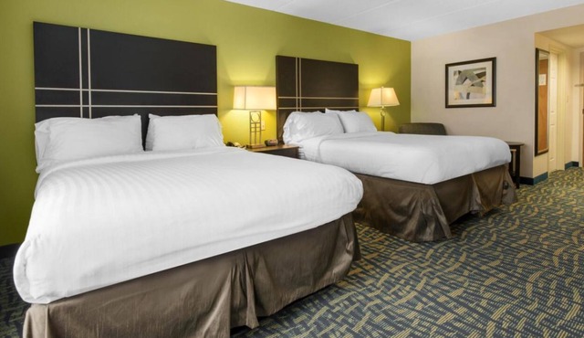 Explore Orlando Vineland Premium Outlets! 4 Comfortable Units, Free Parking