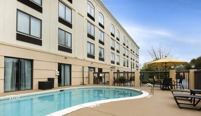 Explore Orlando Vineland Premium Outlets! 3 Comfortable Units, Free Parking