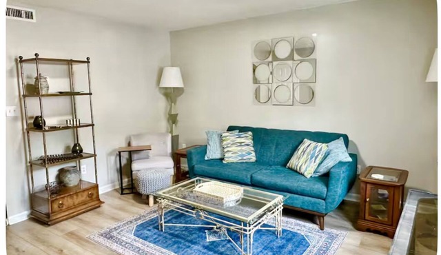 Extended Stay NEvHickory 2 Bed, 1.5 Bath, Workspace, Washer Dryer, Easy Commute