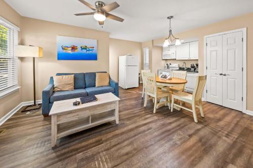 Family Friendly Condo with Golf Pools & River Access
