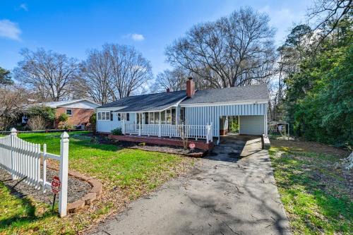Family Fun in Gastonia! Home 3 Mi to Downtown