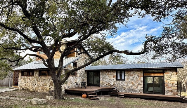 Family Fun Outdoor Escape Texas Cabin 5min DT Dripping Springs