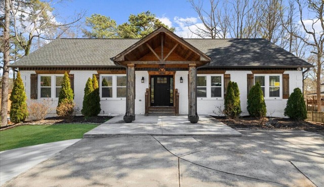 Family Home near Coolray Stadium!
