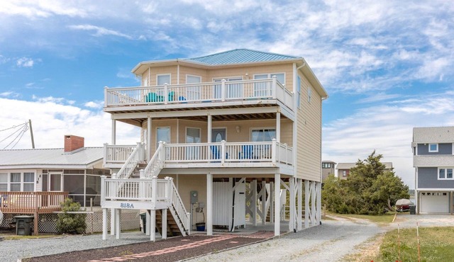 Finally Beachin' - Great 4 BR Home - Ocean View & Easy Beach Access!