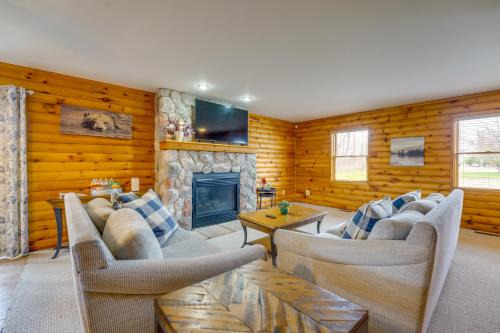 Fire Pit & Grill! Spacious Port Huron Home By Dtwn