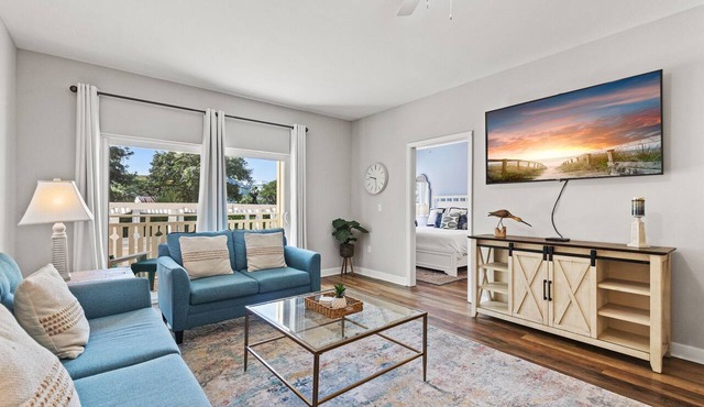 First Floor Condo Walk to Beach Sleeps 4
