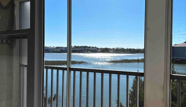 Folly River Condo - Pool, Dock, Steps to CenterSt