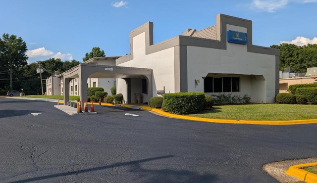 Forsythia Inn