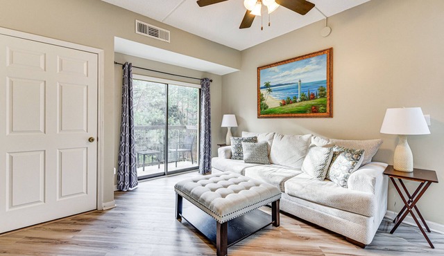 Fort Mill Condo w/Balcony: 3 Mi to Carowinds