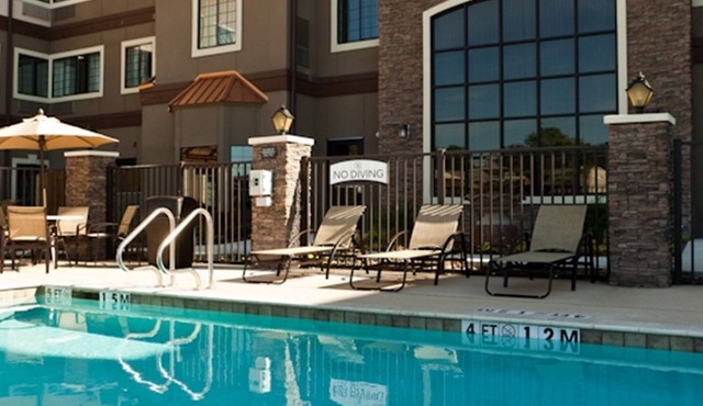 Free Breakfast Buffet + Outdoor Pool + 24-Hour Business Center