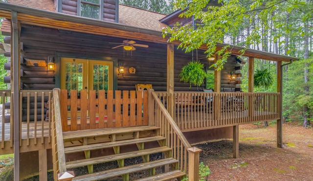 FREEnite w/ 4 JUNE- Large Private LogHome/ HOTTUB Game rm/lake/hiking/pet/beach