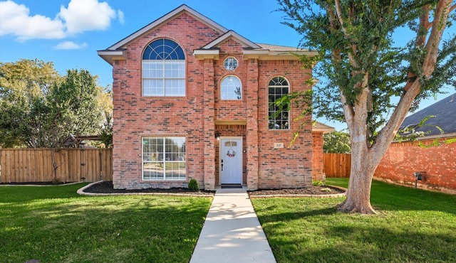 French-Style 5-BD w/Pool, Playground, Cinema