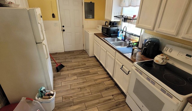 game day weekend! charming 2-bedroom in meadowbrook.