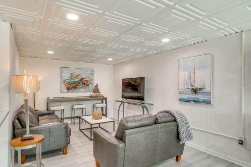 Game Room! Boater's Base on Lookout Shoals Lake