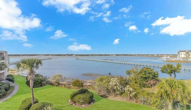 Gated, Dock & Beach Access, Fast Wi-Fi