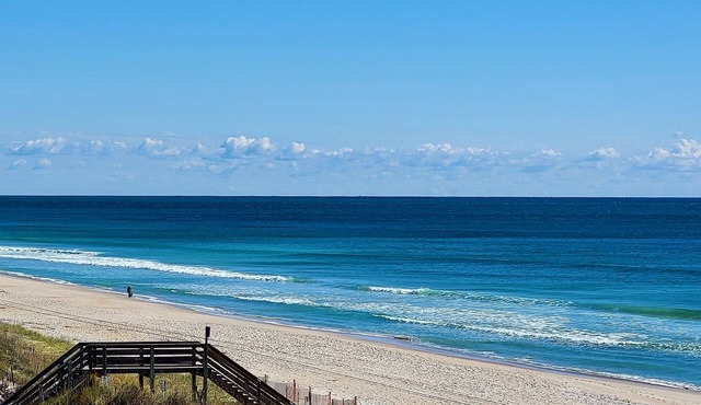 Get Your Cheeks Sandy In This Lovely Oceanfront North Topsail Beach House