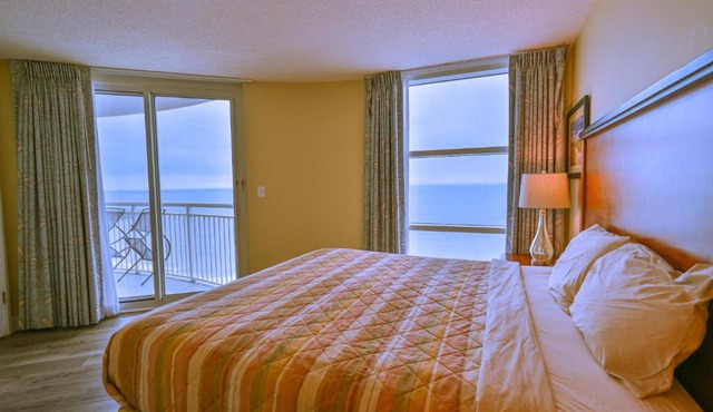 Gorgeous Condo 3 Br 3 Balconies SB 11th Floor