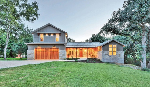 Gorgeous Waterfront Texas Farmhouse