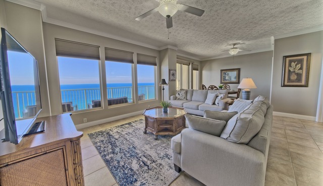 *Gulf Crest 17th Floor Haven- W/Beach Service*