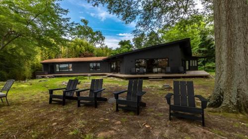 Haiku River House 5BR Zen Riverfront Retreat Near DC