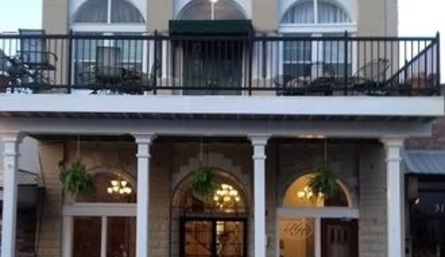 Hamilton House Inn