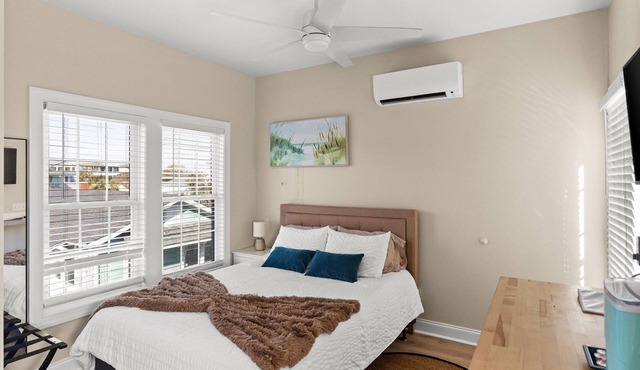 Hanby Hideaway~ Cottages @ Kure ~ Beach, Fishing, Pool, Walk to Pier