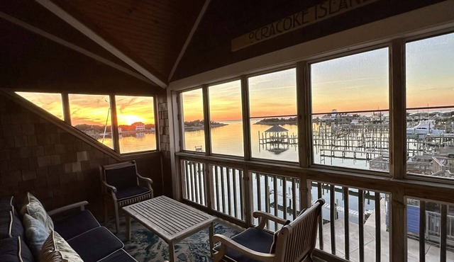Harborview: Directly on Silver Lake with incredible views.