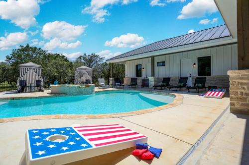Heated Pool Movie Theater Hot Tub Games Sleeps 28