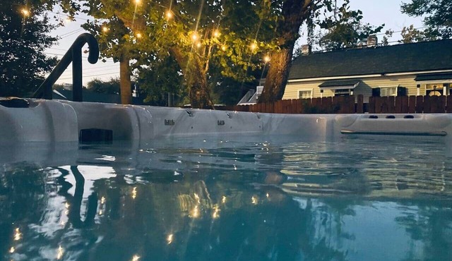 HEATED SWIM SPA! Unit B - The Hourglass Inn