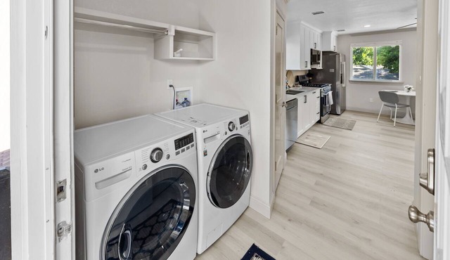 Hidden Gem ! Private Guest Suite Fantastic in charming Garland