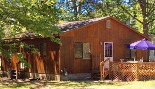 Higgins Lake Rustic Cabin near Kelly Beach