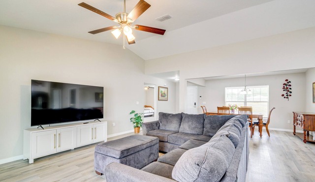 Hike, Paddle & Explore: Home w/Lanai in Ocala
