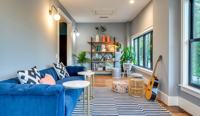 Historic B&B in the Heart of Austin: 4 Unique & Private Suites, Sleeps 15 Guests