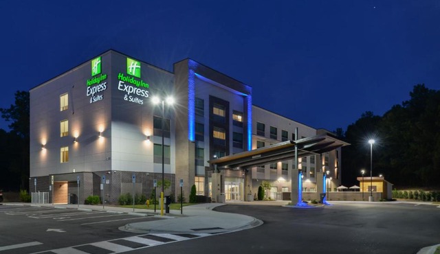 Holiday Inn Express & Suites Charlotte - Ballantyne by IHG