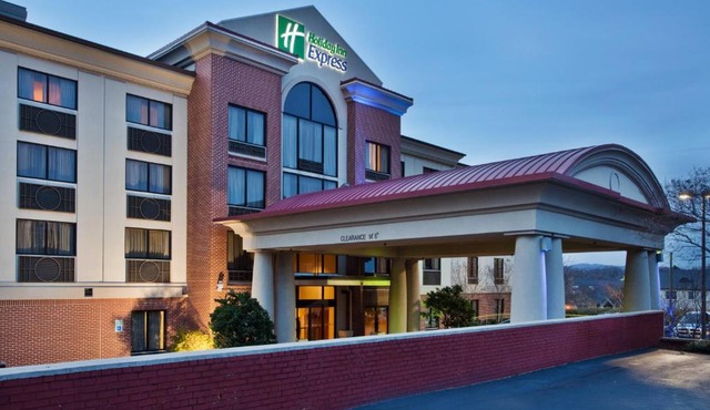 Holiday Inn Express & Suites Greenville-Downtown by IHG