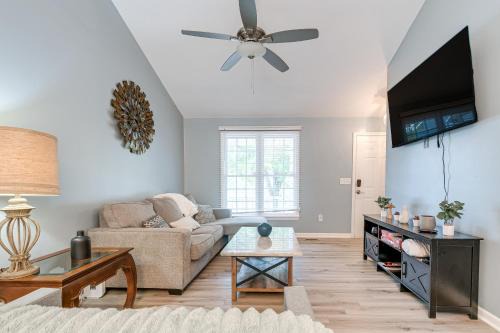Home w/Pet-Friendly Yard, 1 Mi to Dtwn Raleigh!