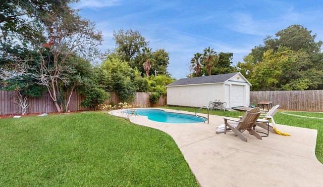 Home with private pool, fenced in yard and dog-friendly